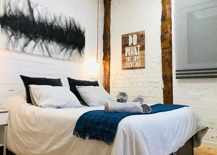 Con Encanto En Zona Tirso De Molina-Sol